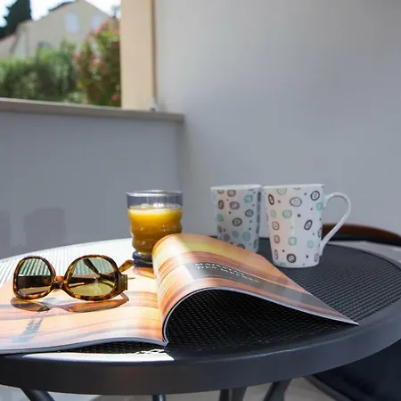 Moderna Lapad ドゥブロブニク